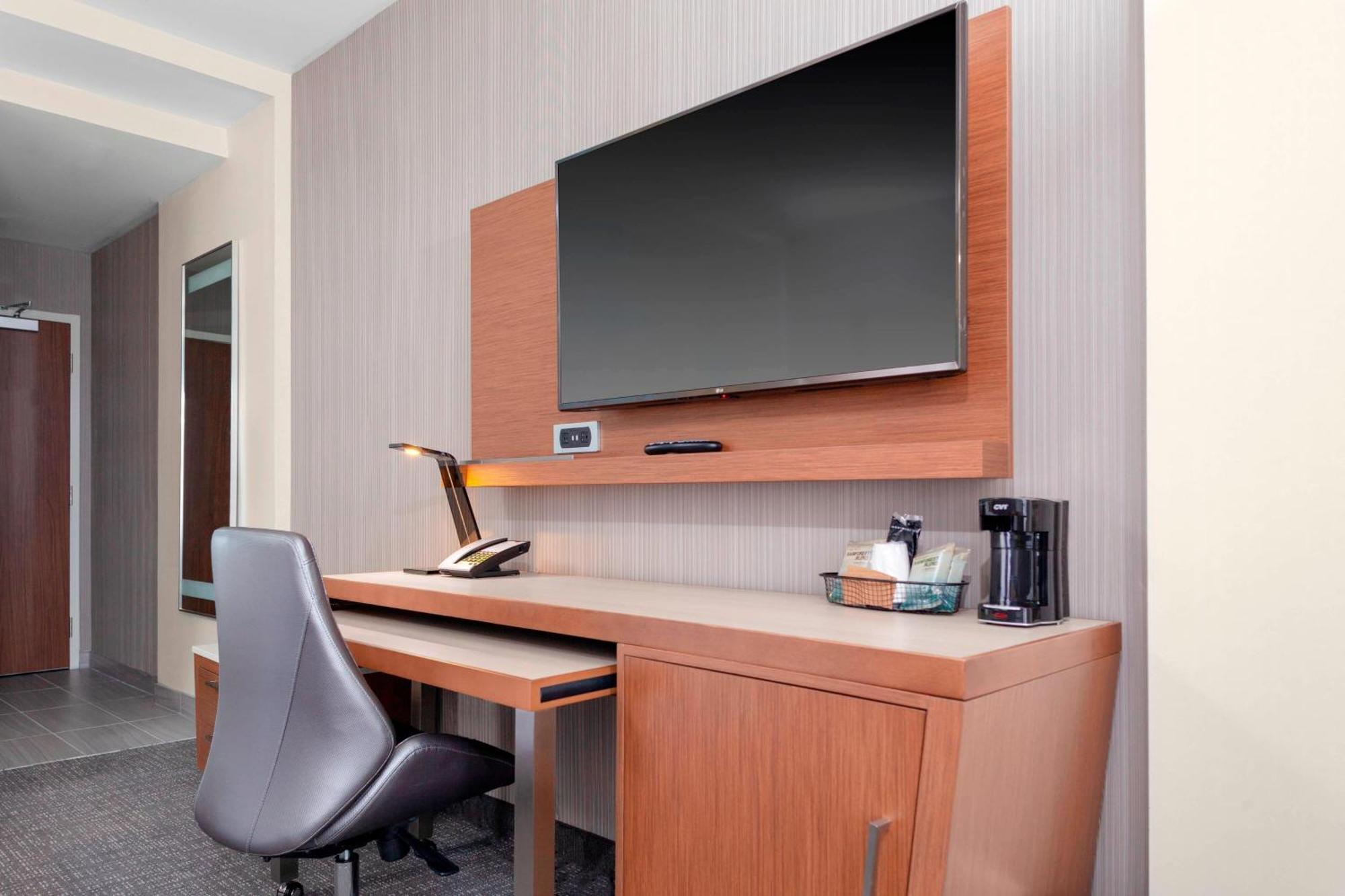מלון Courtyard By Marriott Deland Historic Downtown מראה חיצוני תמונה